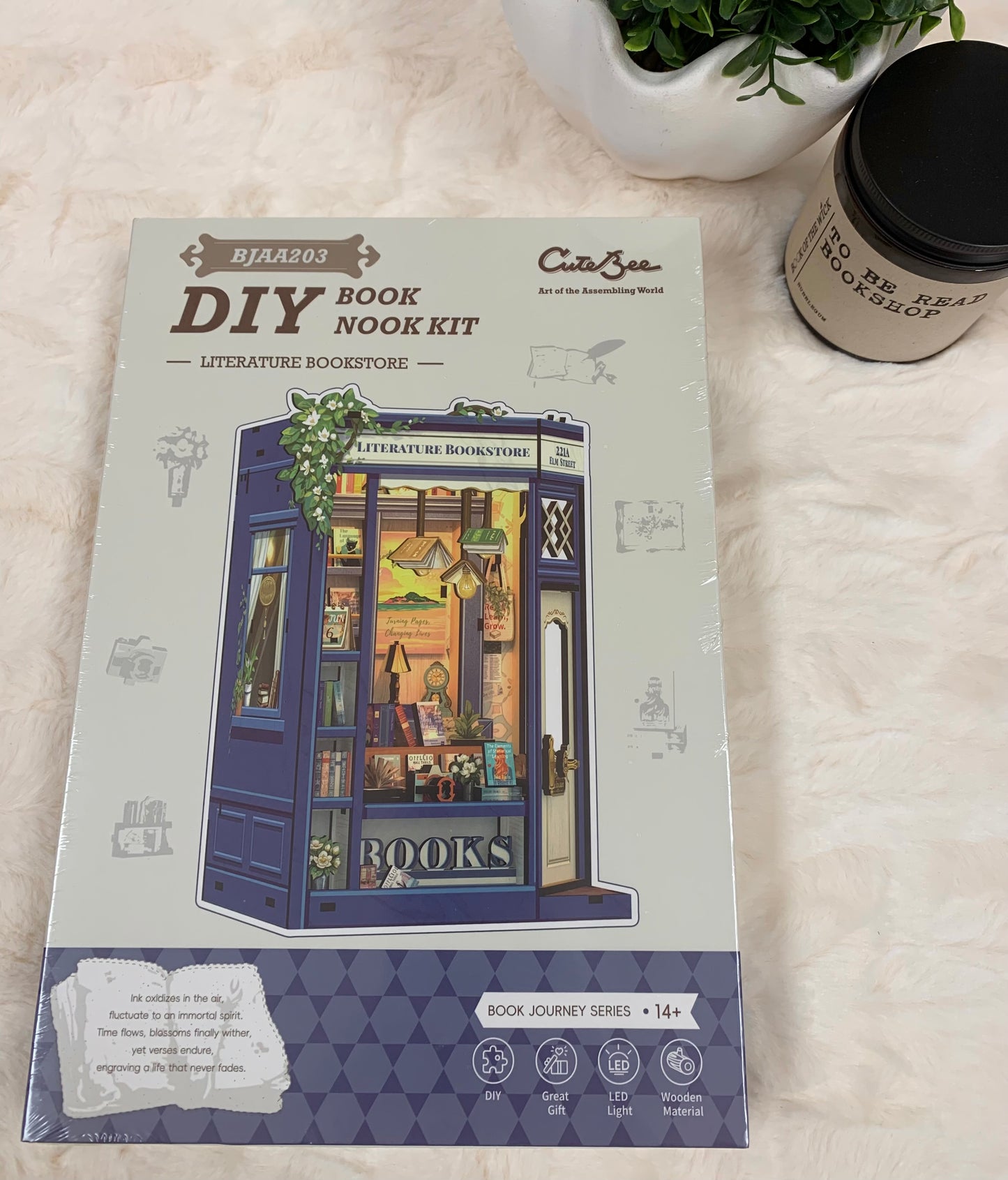 Literature Bookstore Book Nook Kit