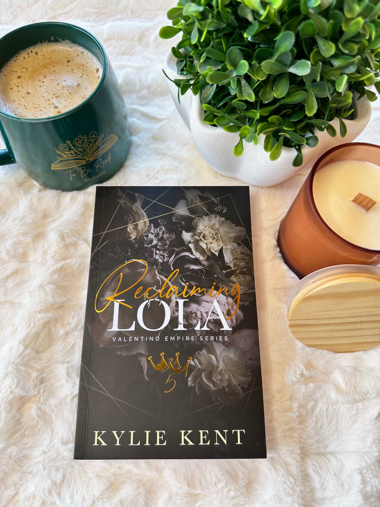Unassuming Queen by Kylie Kent